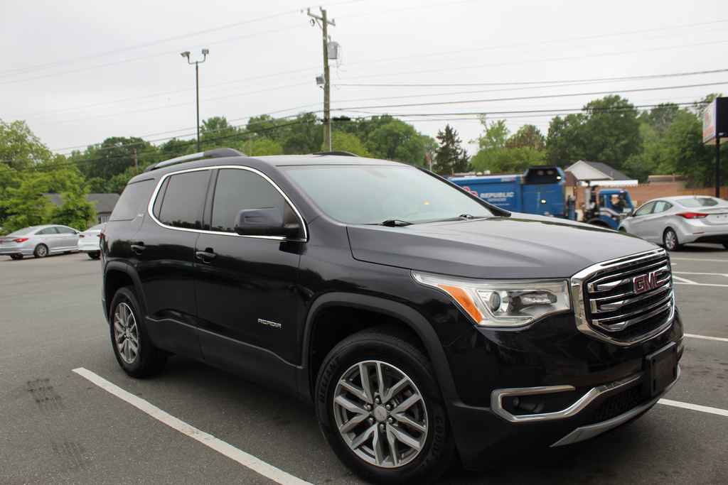 Used 2017 GMC Acadia SLE FWD image 3