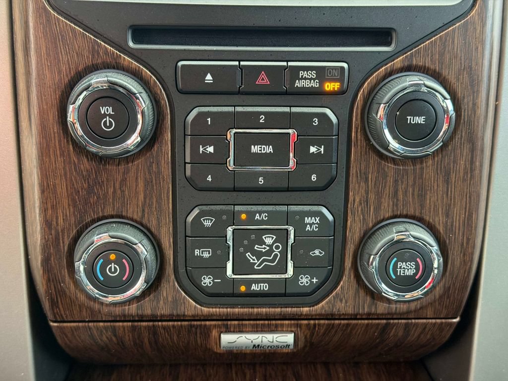 Used 2014 Ford F150 Lariat w/ Lariat Chrome Package AWD/4WD image 26