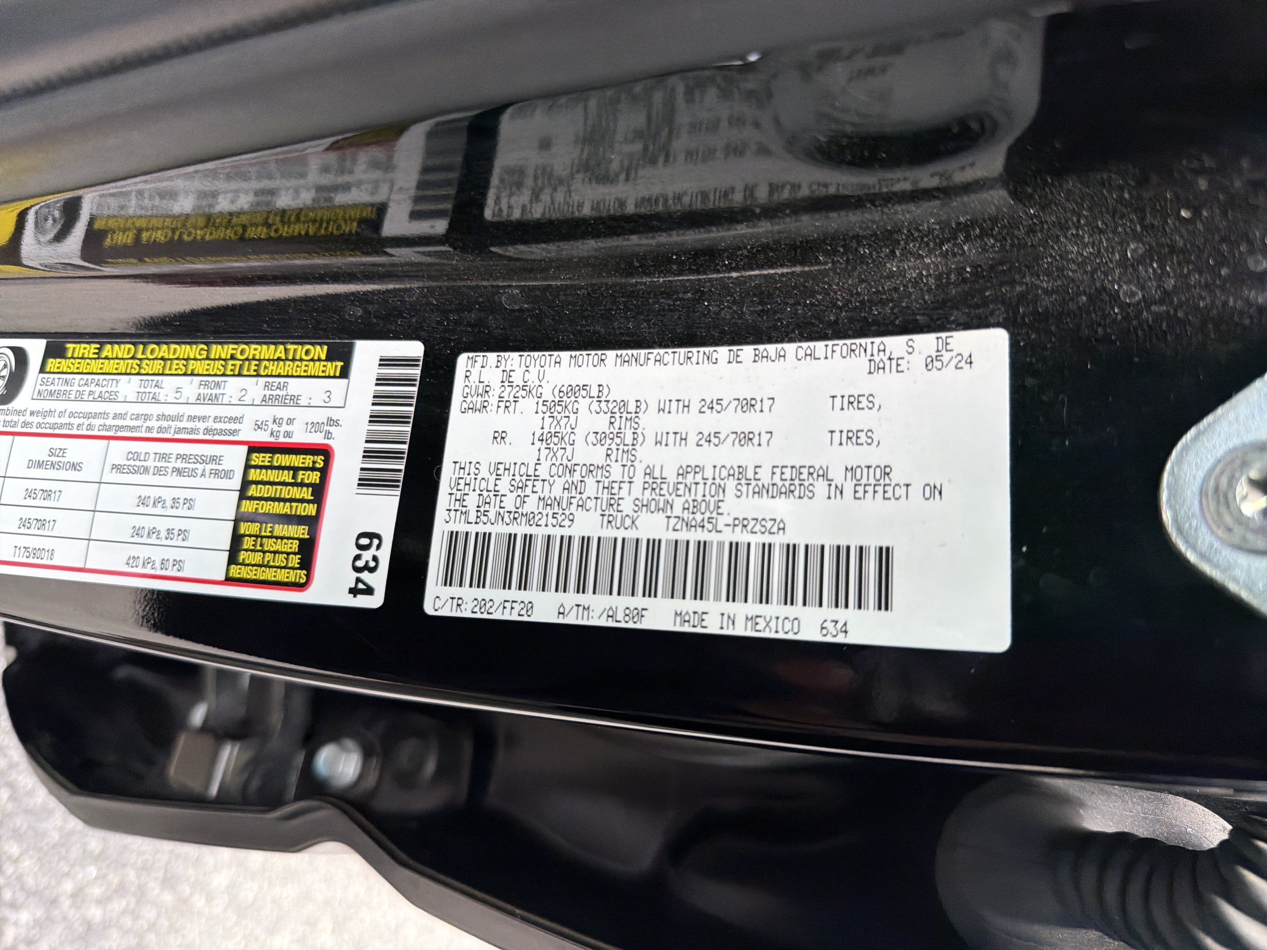 Certified 2024 Toyota Tacoma SR5 AWD/4WD image 32