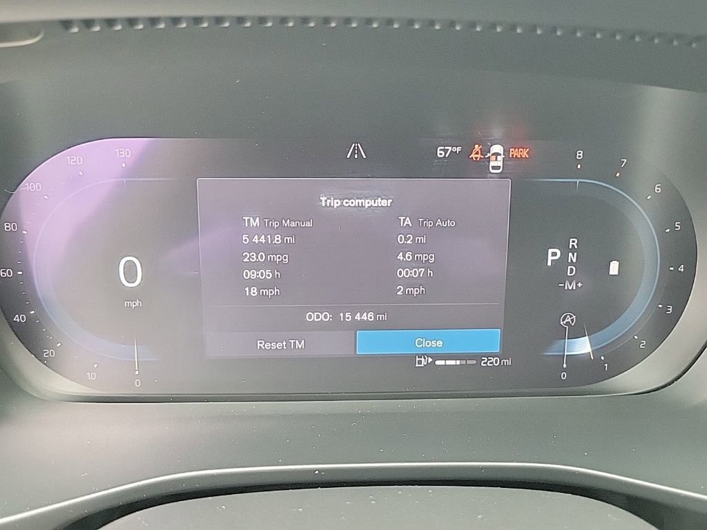 Used 2023 Volvo XC40 B4 Plus w/ Driver Assist Package image 18