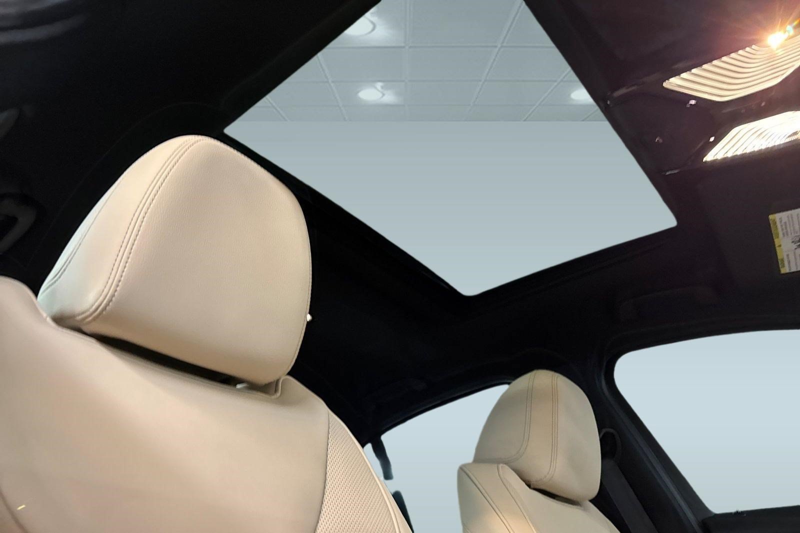 New 2026 BMW 330i Sedan w/ M Sport Package RWD image 14