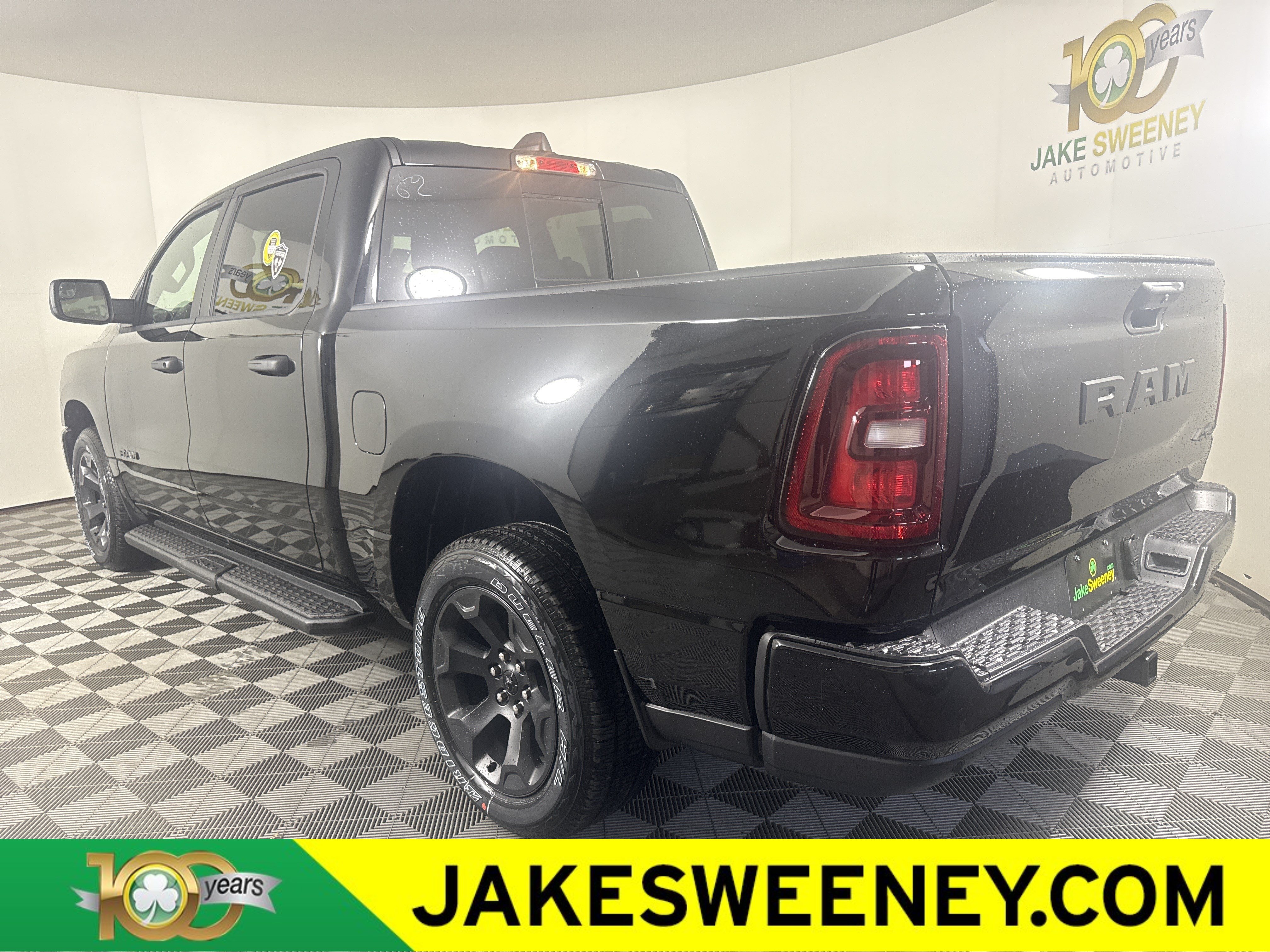 New 2026 RAM 1500 Express AWD/4WD image 6