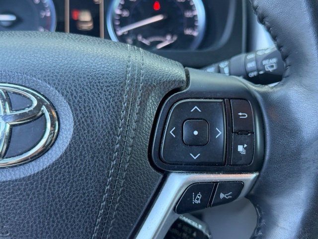 Used 2017 Toyota Highlander Limited FWD image 19