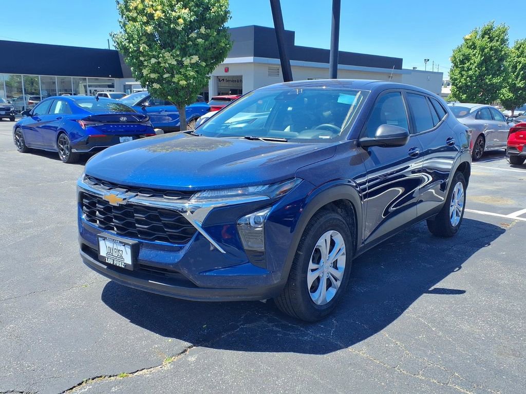 Used 2024 Chevrolet Trax LS w/ Driver Confidence Package FWD image 31