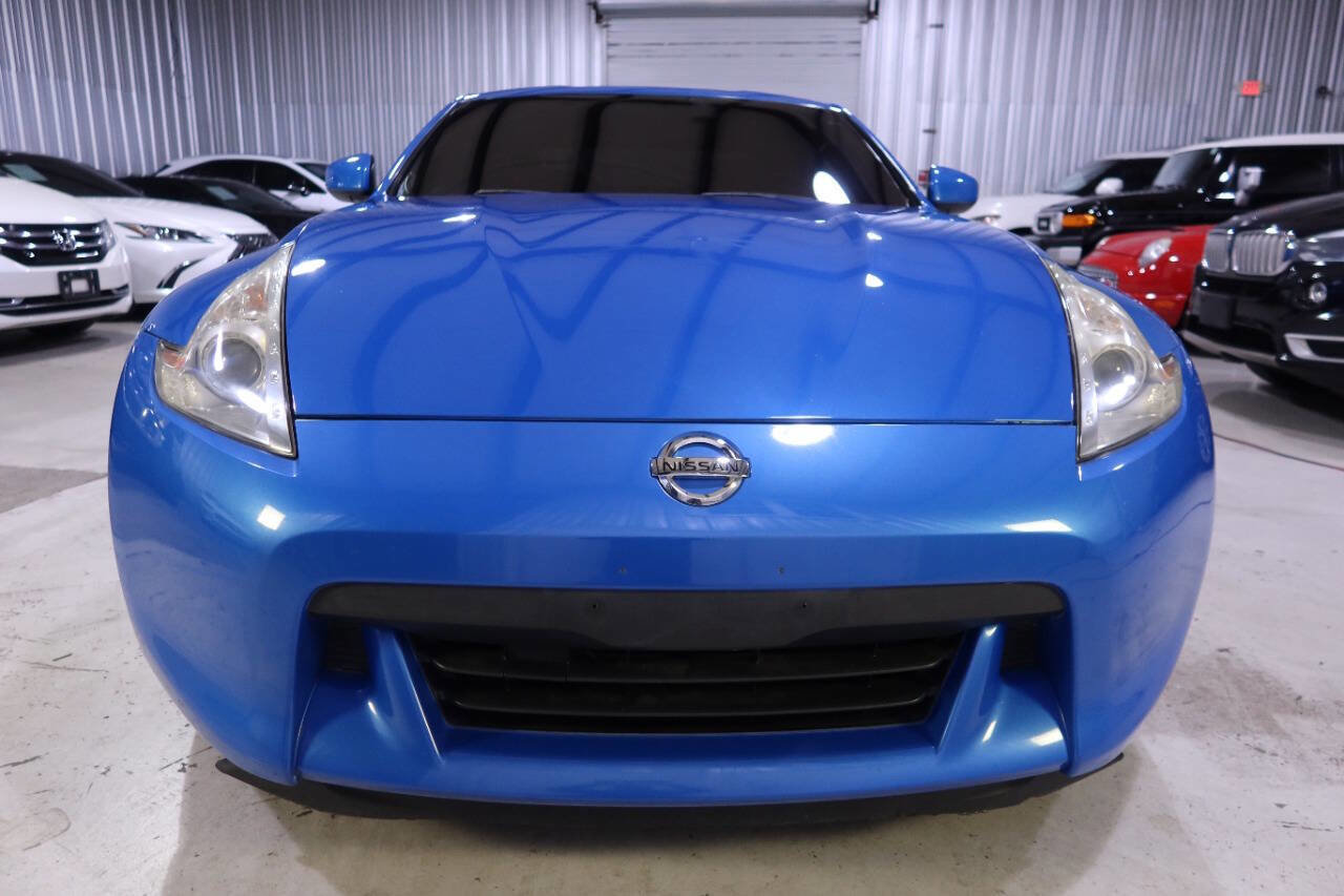 Used 2009 Nissan 370Z Touring w/ Sport Pkg image 8