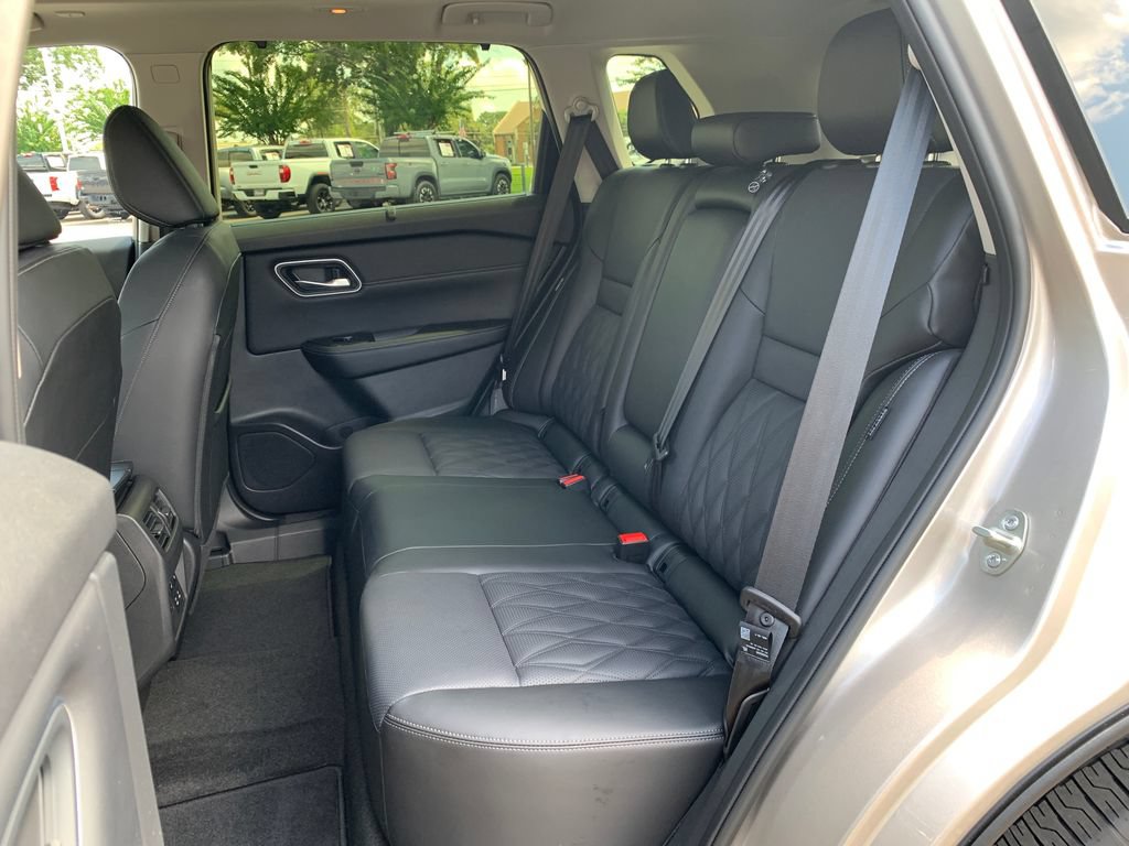 Used 2026 Nissan Rogue Platinum w/ Platinum Premium Package AWD/4WD image 27