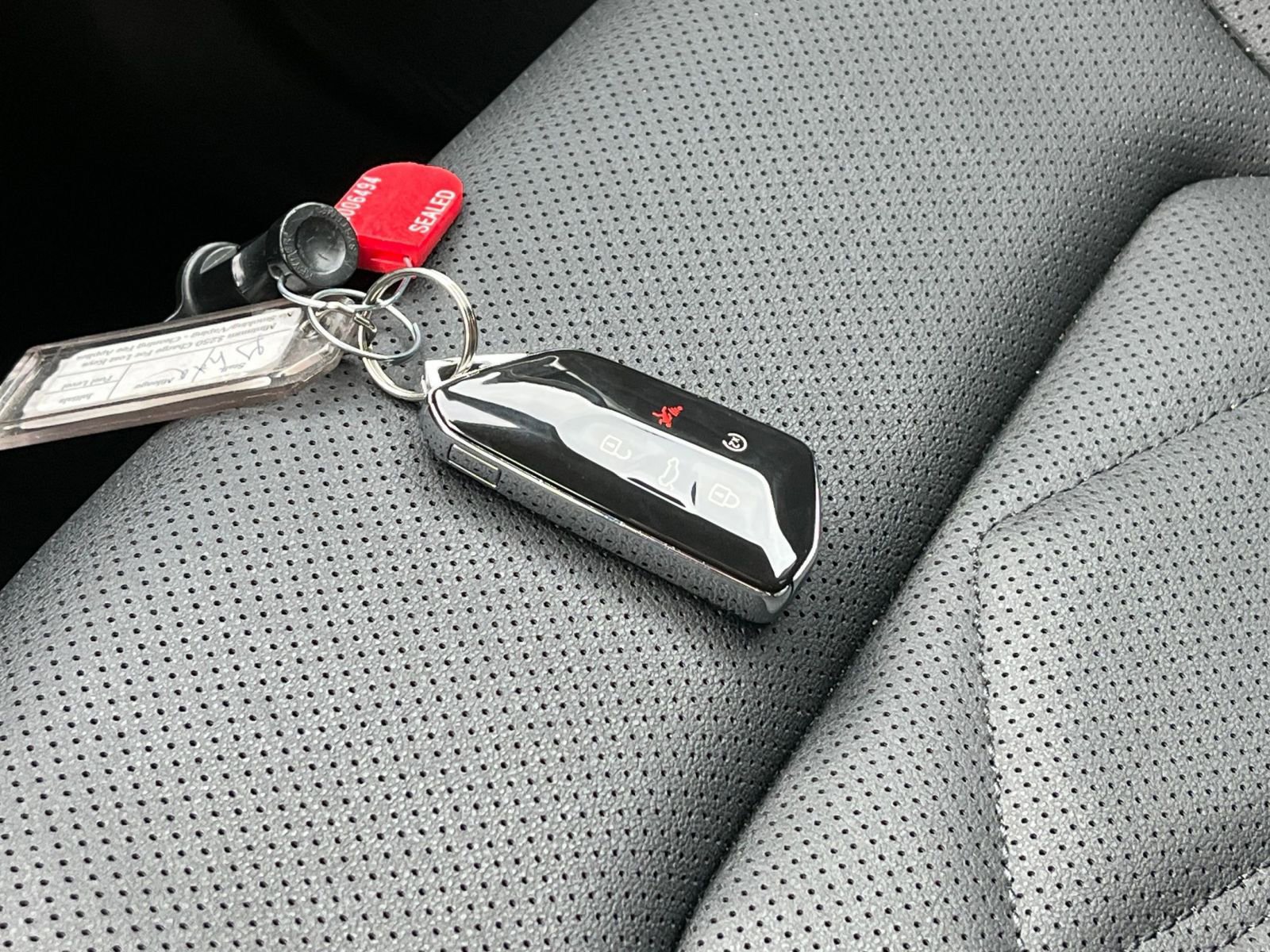 Used 2025 Volkswagen Atlas SE image 22