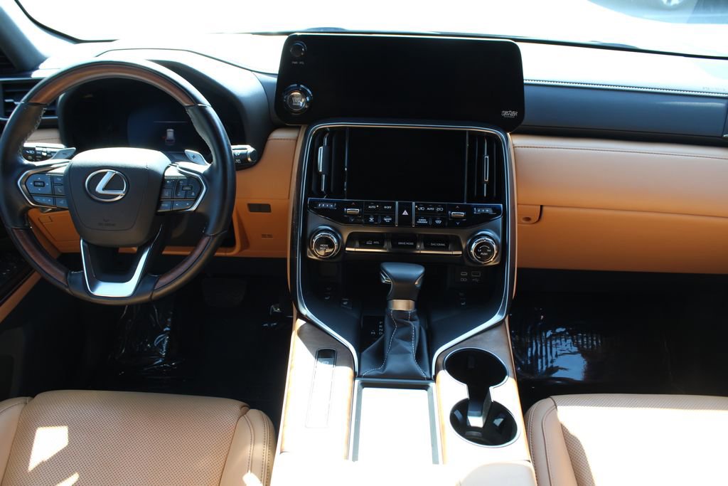 Used 2023 Lexus LX 600 4WD w/ Appearance Package image 17