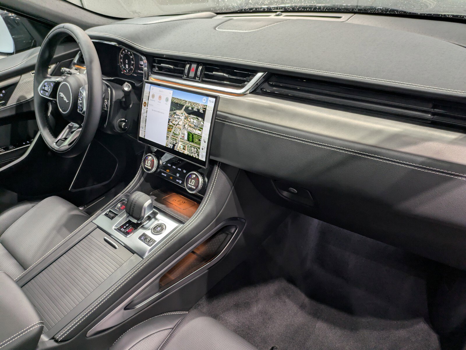 New 2026 Jaguar F-PACE R-Dynamic S AWD/4WD image 25