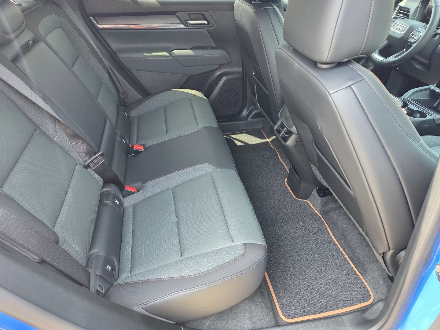 New 2026 GMC Terrain AT4 w/ Technology Package II AWD/4WD image 23