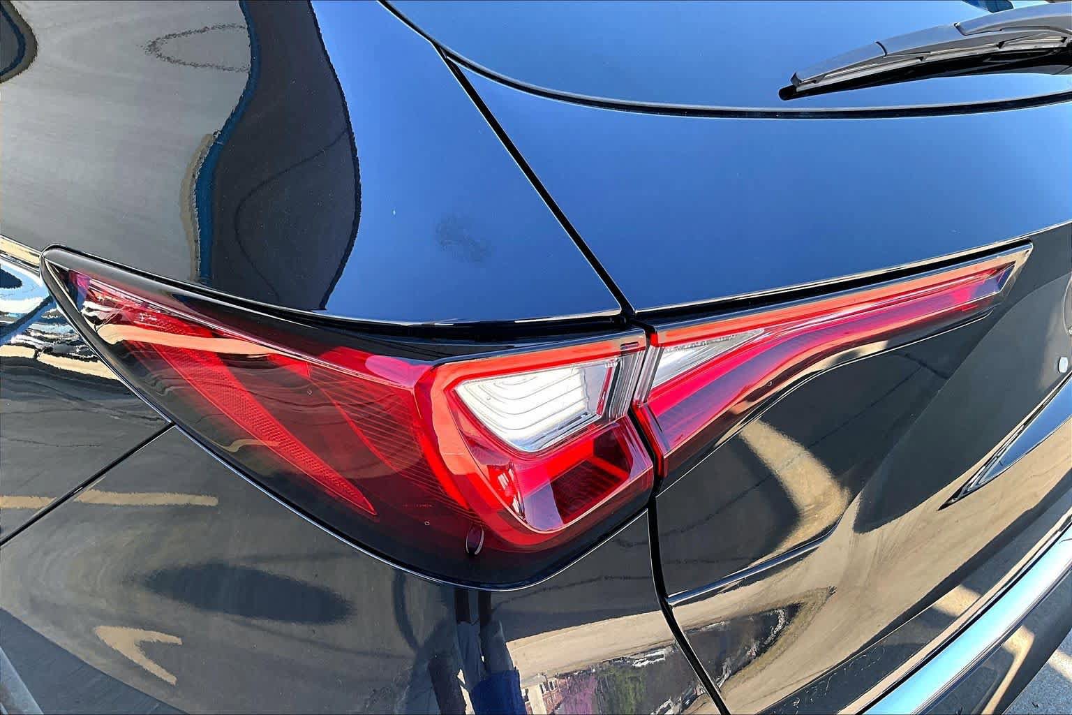 Used 2022 Acura MDX SH-AWD w/ Advance Package image 29