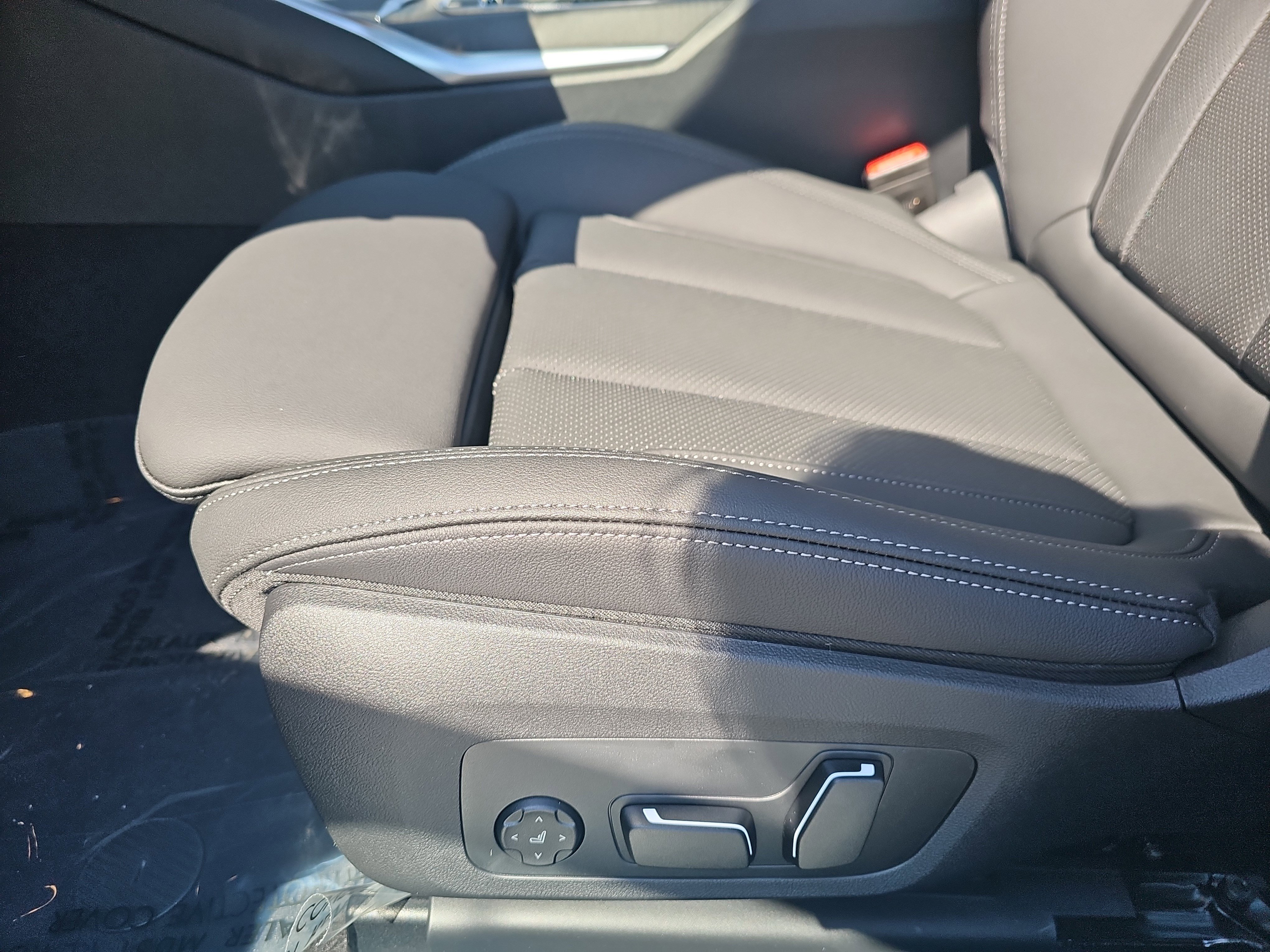 New 2026 BMW 330i Sedan w/ Premium Package RWD image 24
