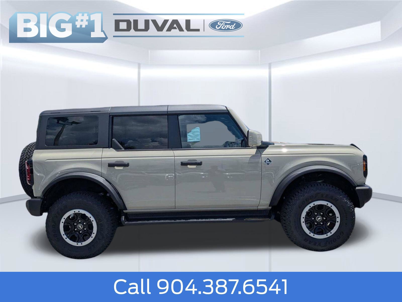 New 2026 Ford Bronco Outer Banks w/ Sasquatch Package AWD/4WD image 2