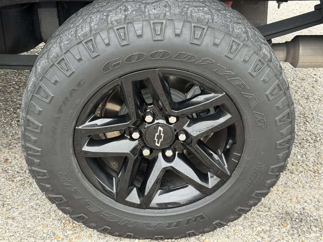 Used 2022 Chevrolet Silverado 1500 LT Trail Boss AWD/4WD image 16
