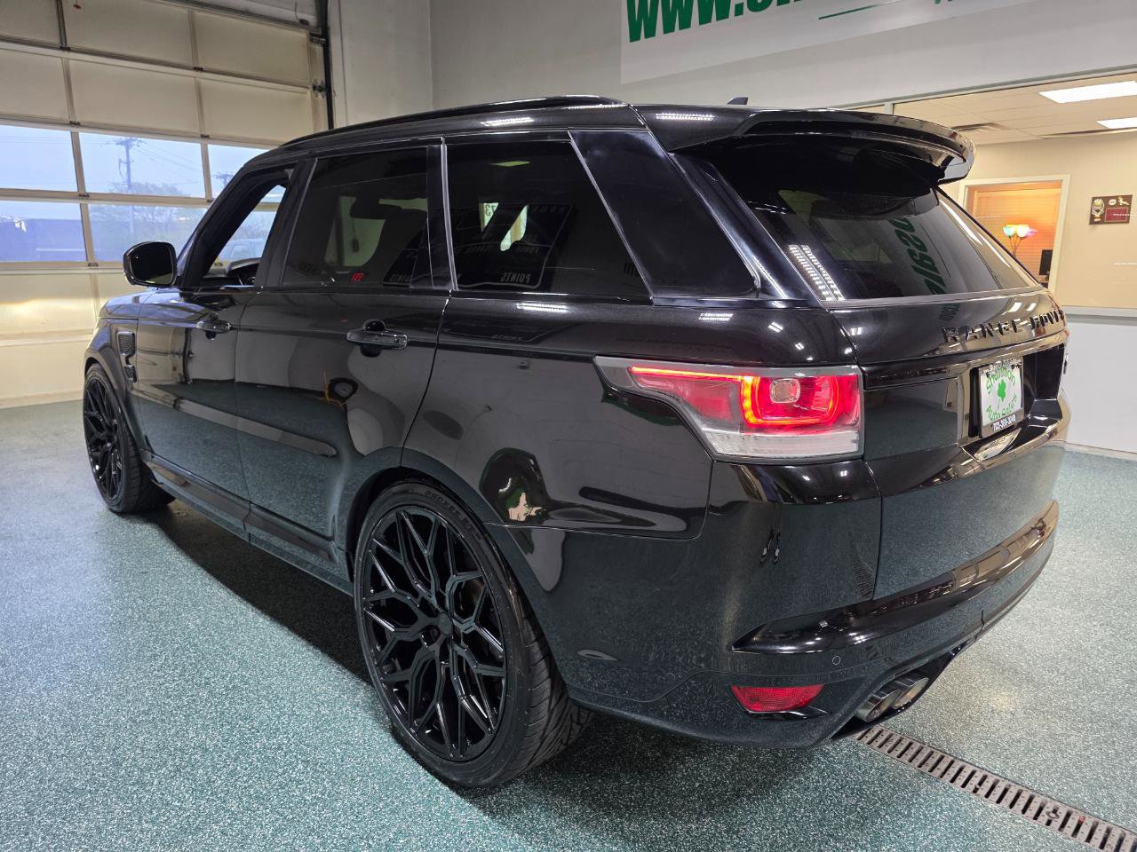 Used 2016 Land Rover Range Rover Sport SVR AWD/4WD image 9