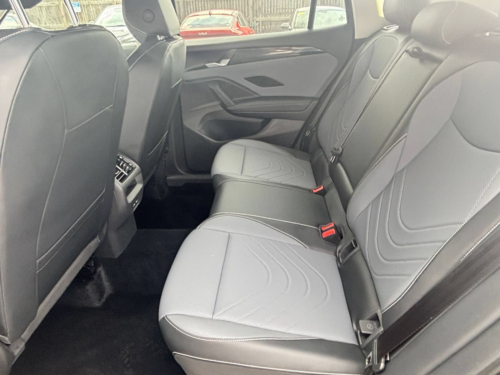 Used 2026 Volkswagen Tiguan SE AWD/4WD image 25