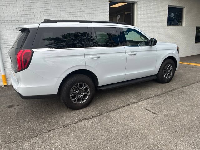 Used 2025 Ford Expedition Active RWD image 23