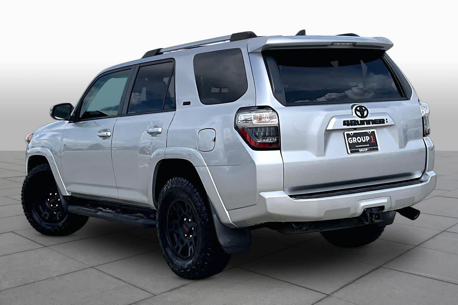 Used 2022 Toyota 4Runner SR5 Premium w/ Moonroof Package RWD image 12