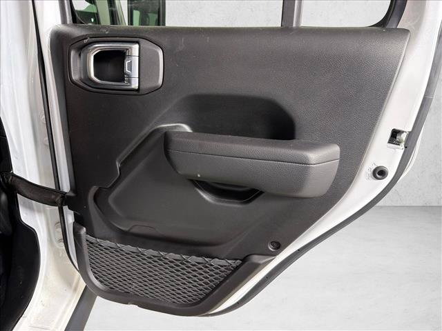Used 2023 Jeep Gladiator Rubicon w/ LED Lighting Group AWD/4WD image 17