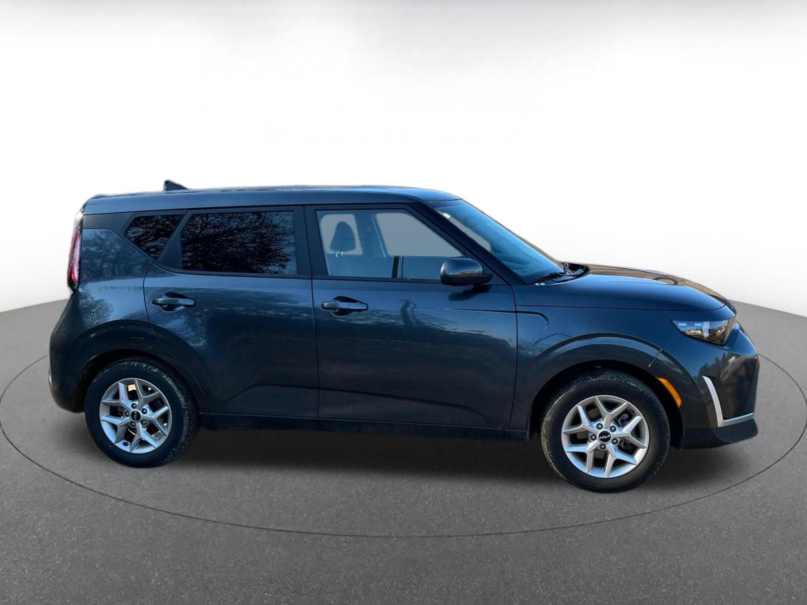 Used 2025 Kia Soul LX w/ LX Technology Package image 15