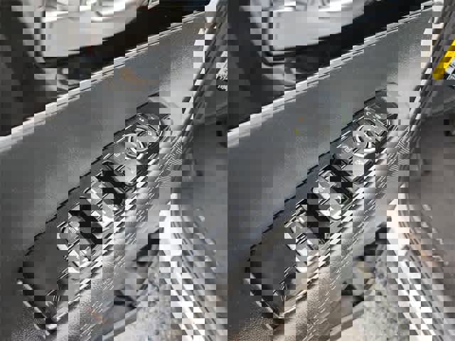 Used 2017 Kia Sorento SX image 15