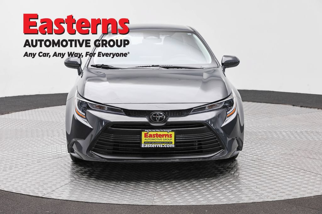 Used 2024 Toyota Corolla LE FWD image 2