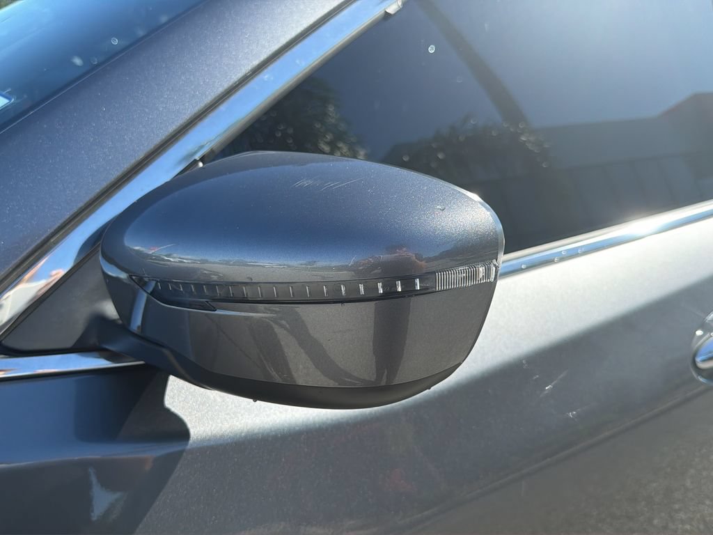 Used 2020 Nissan Rogue SV FWD image 52