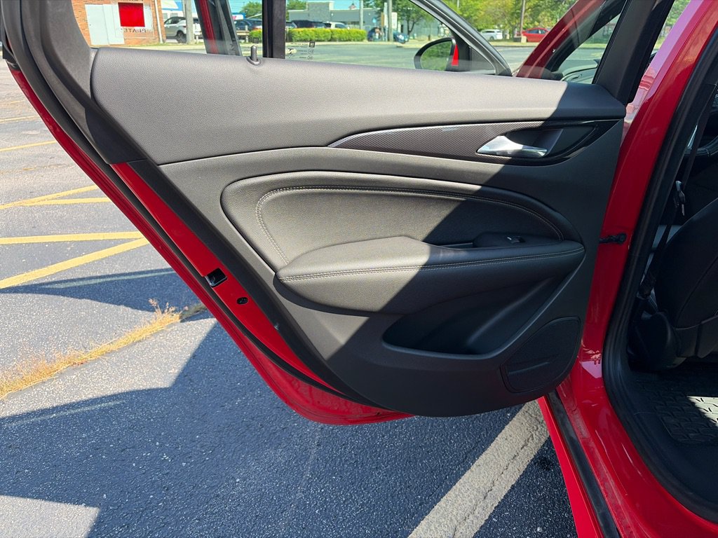 Used 2019 Buick Regal GS AWD/4WD image 27