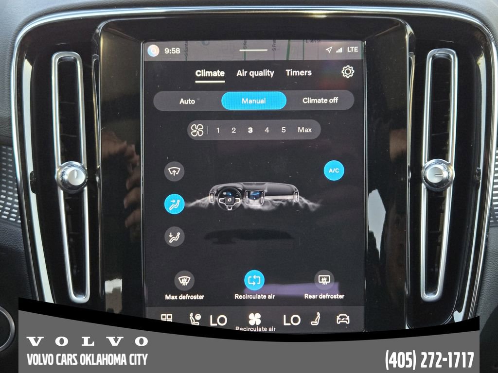 Certified 2023 Volvo XC40 B5 Plus w/ Driver Assist Package AWD/4WD image 18