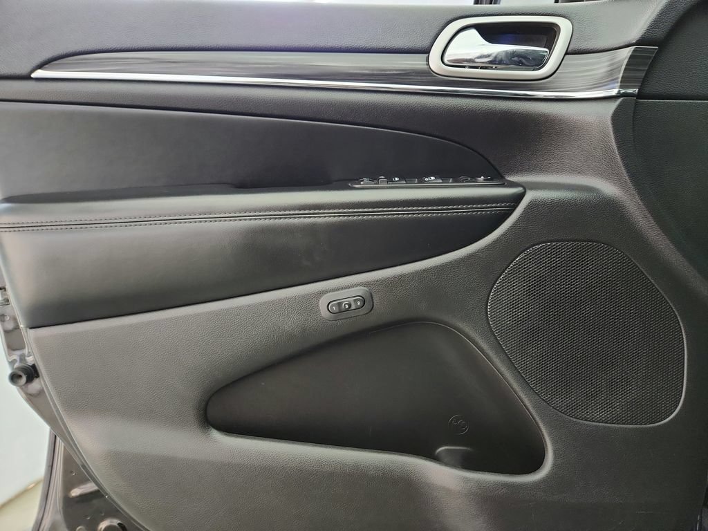 Used 2019 Jeep Grand Cherokee Limited AWD/4WD image 27