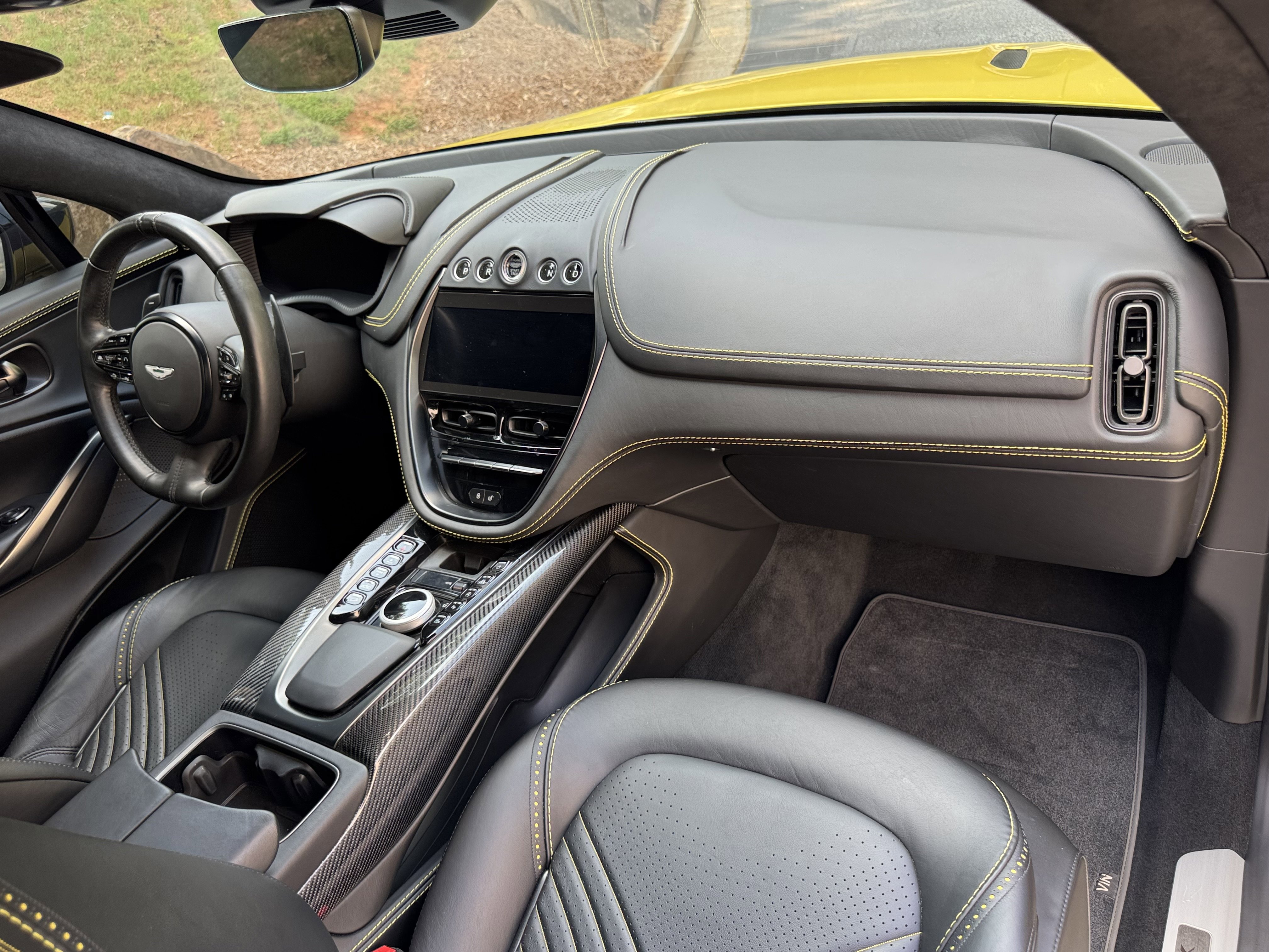 Used 2021 Aston Martin DBX image 19