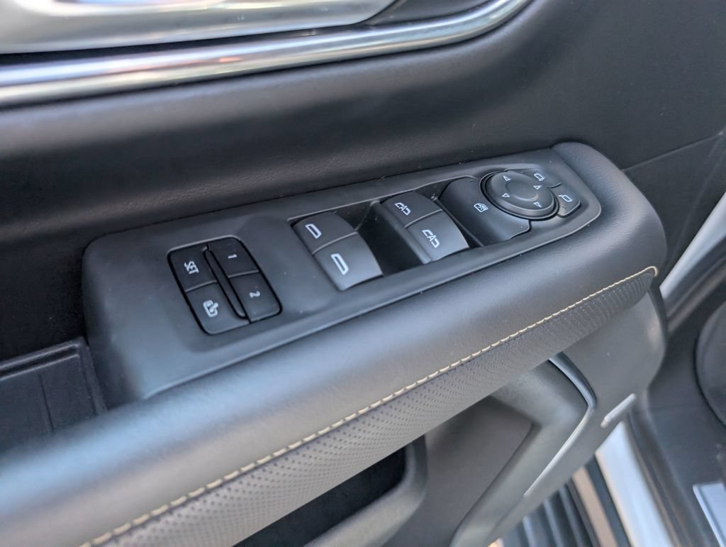 Used 2021 GMC Yukon XL SLT AWD/4WD image 15