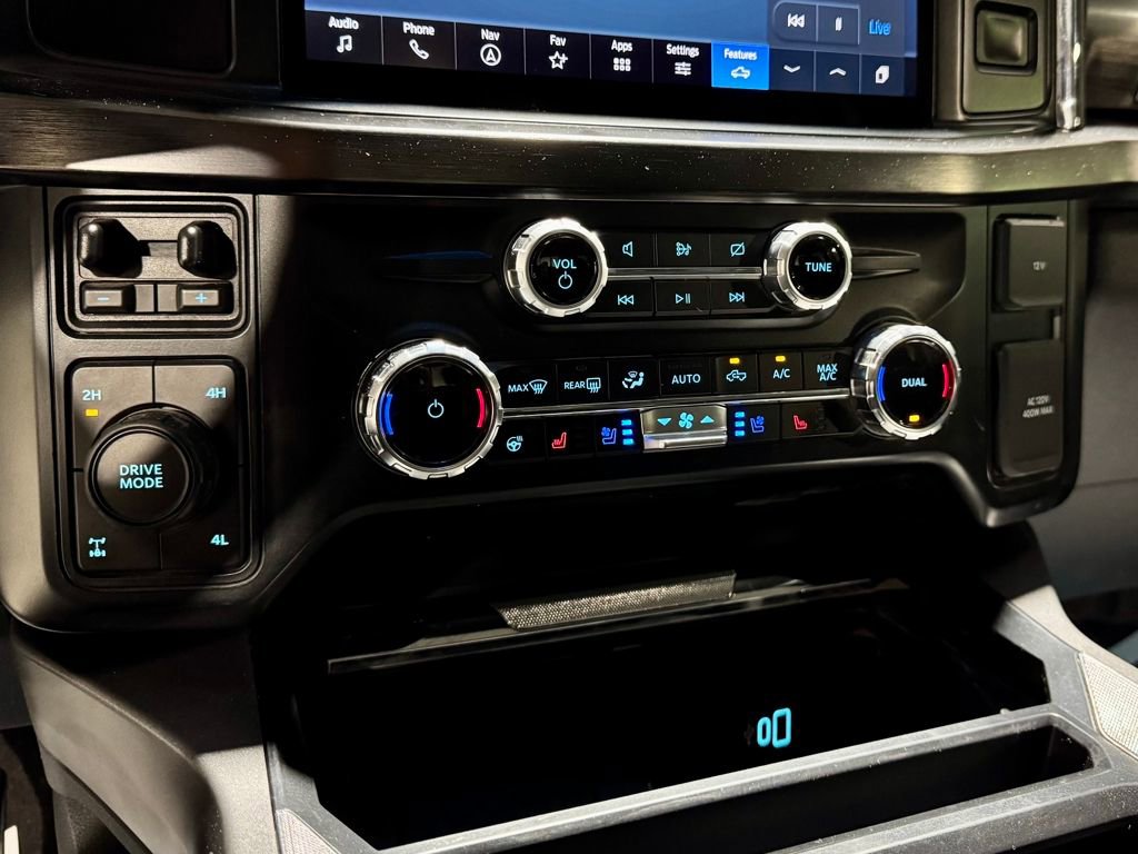 Used 2023 Ford F250 Lariat w/ Chrome Package image 19