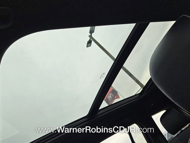 New 2025 Jeep Grand Cherokee Limited w/ Trailer Tow Package image 19