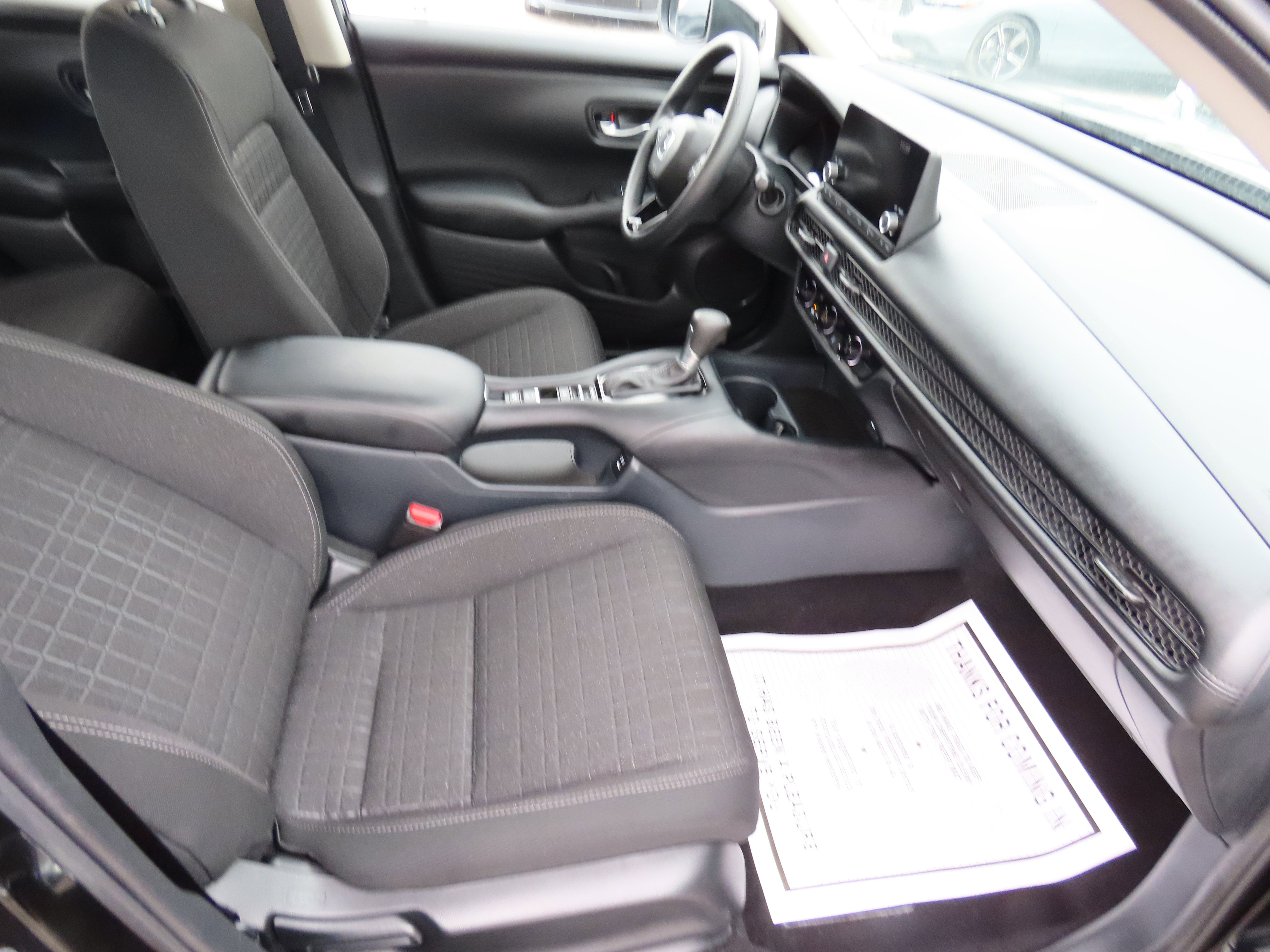 Used 2025 Honda HR-V LX image 12