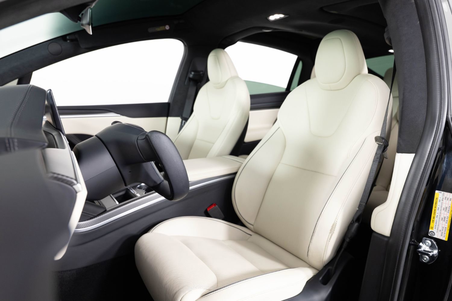 Used 2023 Tesla Model X Plaid image 16