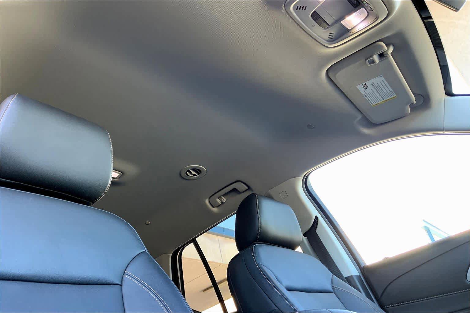 Used 2021 Chevrolet Traverse RS image 14