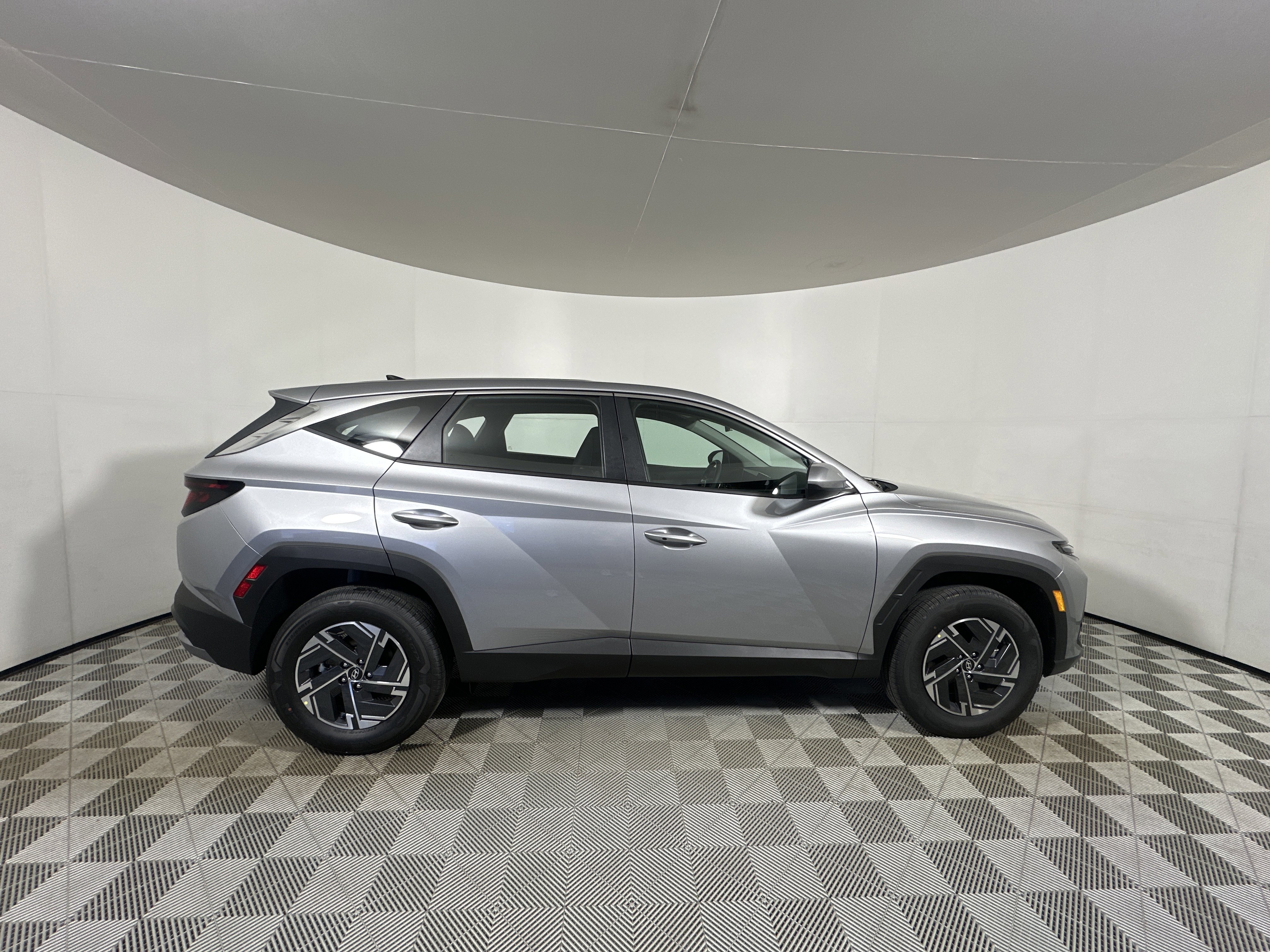 New 2026 Hyundai Tucson Blue SE AWD/4WD image 8
