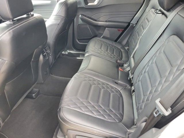 Used 2024 Ford Escape SE w/ PHEV Premium Package image 11