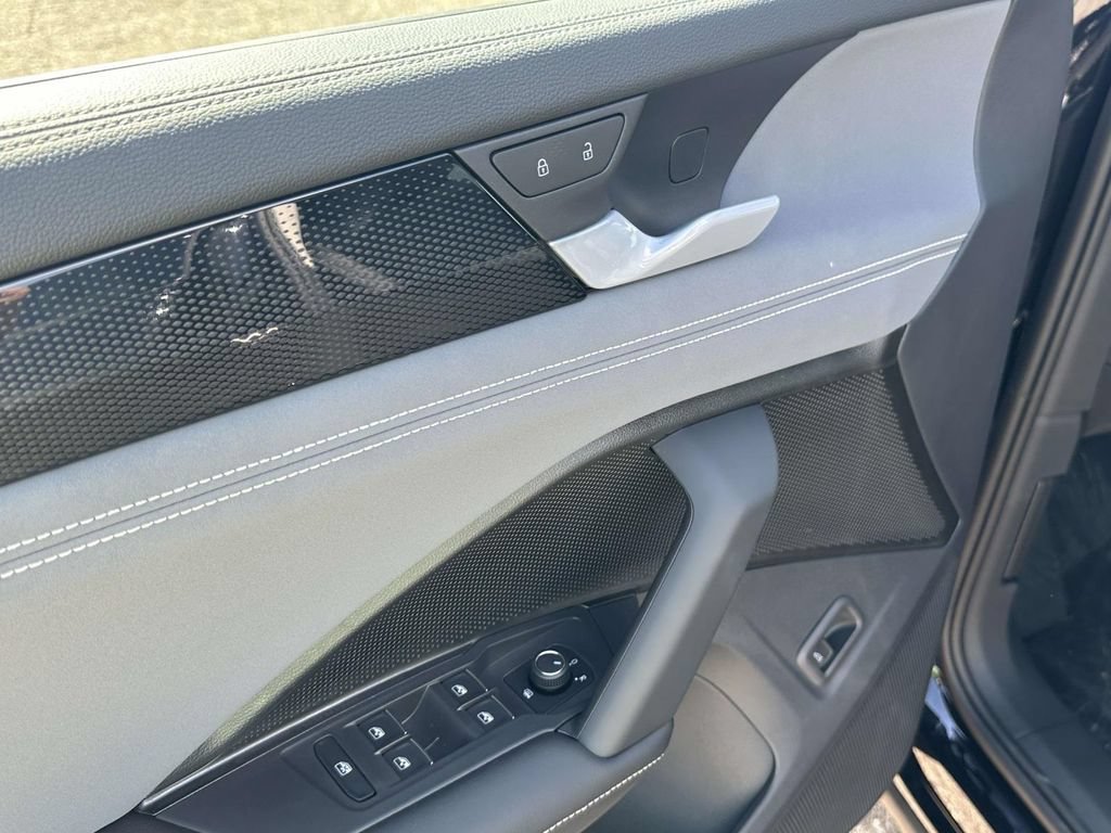 New 2026 Volkswagen Tiguan SE AWD/4WD image 12