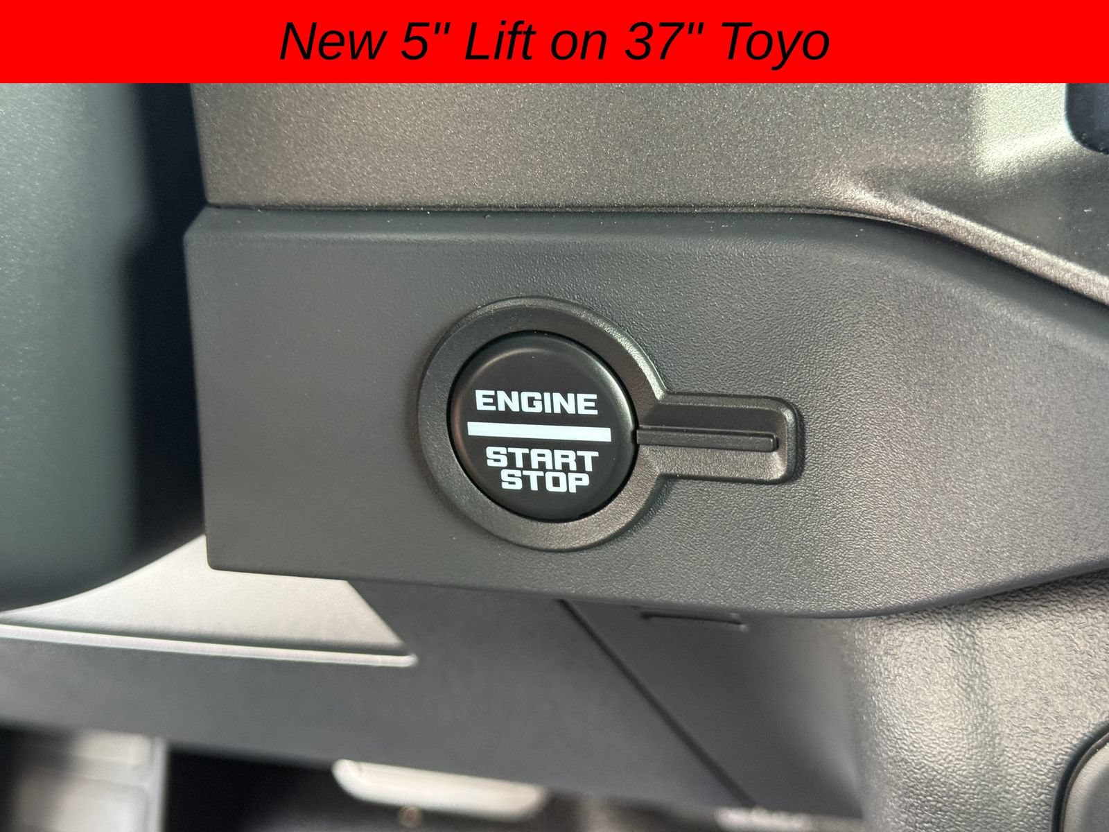 Used 2025 Ford Bronco Badlands AWD/4WD image 34