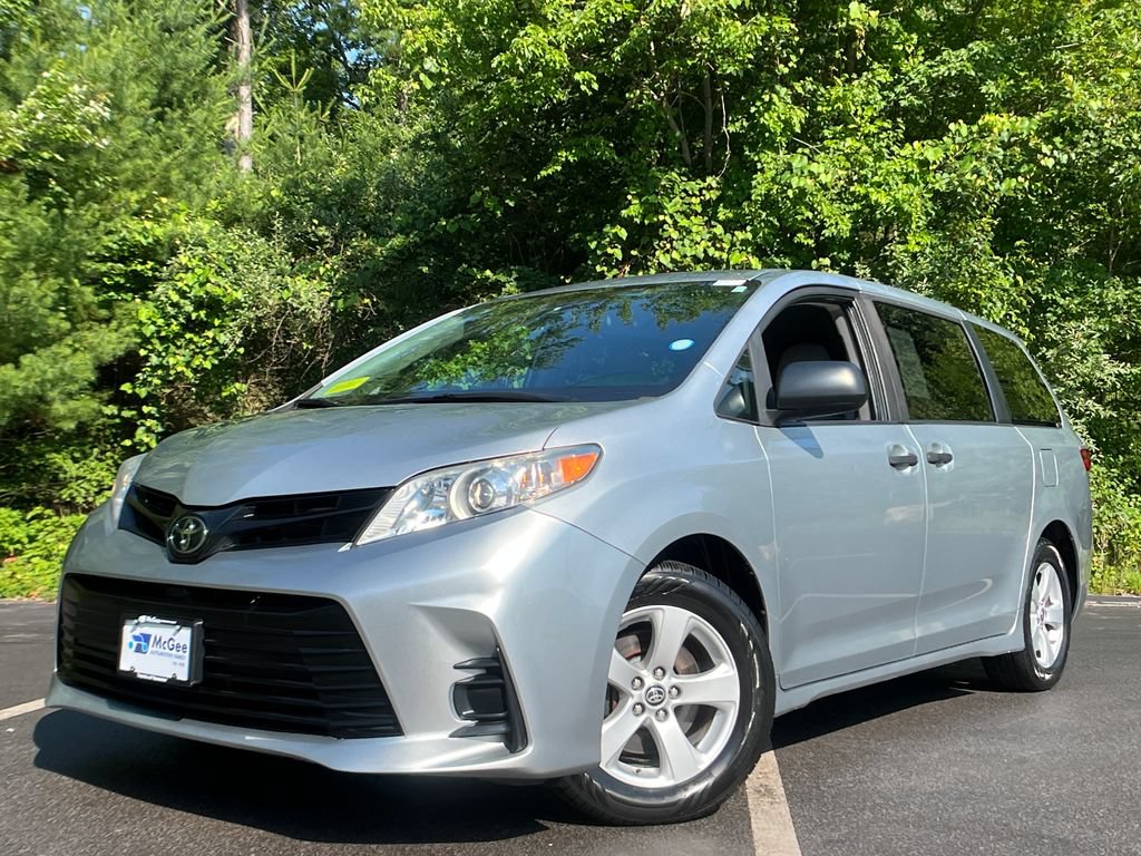 Used 2020 Toyota Sienna L FWD image 1