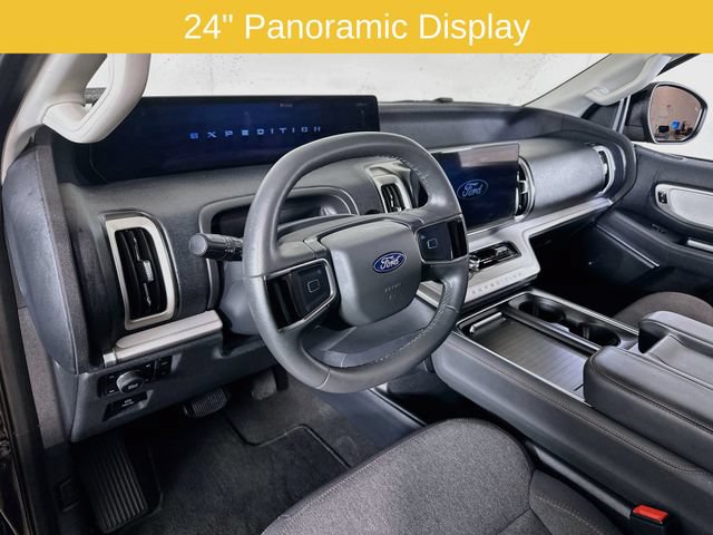Certified 2025 Ford Expedition Active AWD/4WD image 22