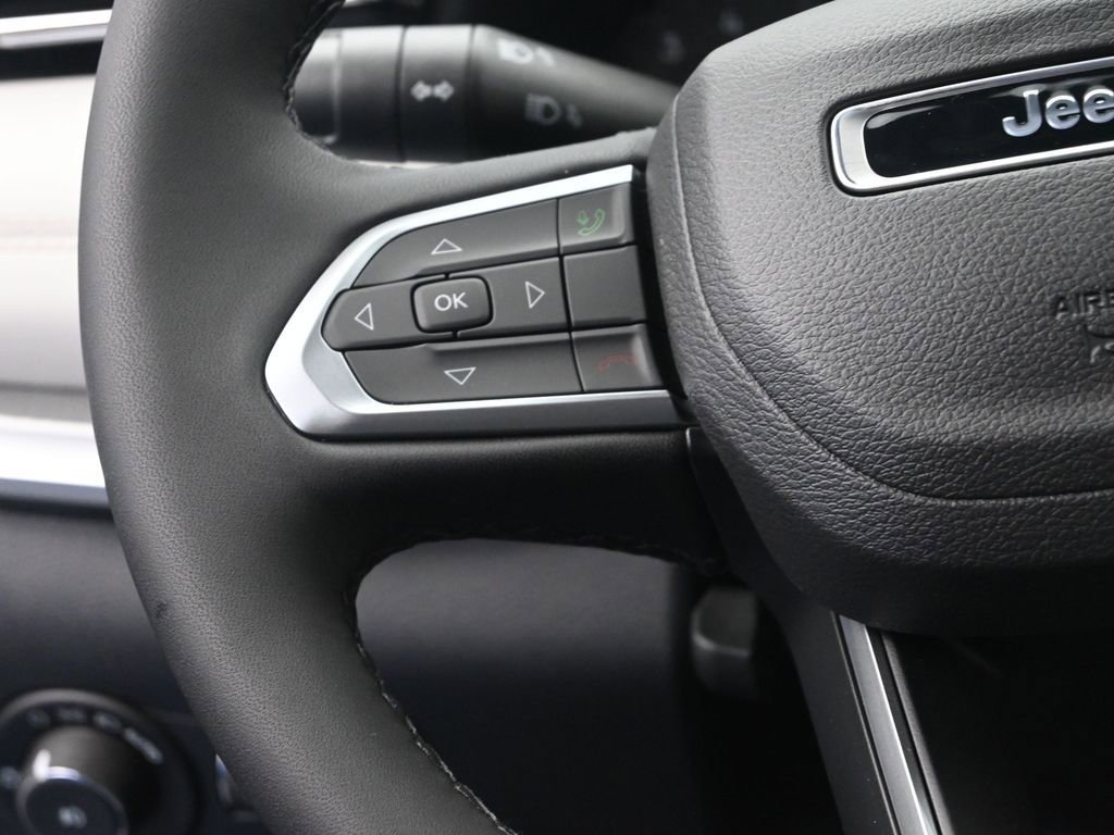 New 2026 Jeep Compass Limited image 30