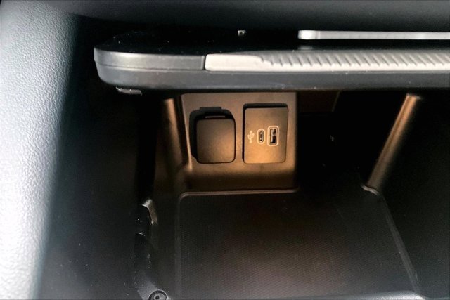 Used 2025 Ford Explorer ST image 16