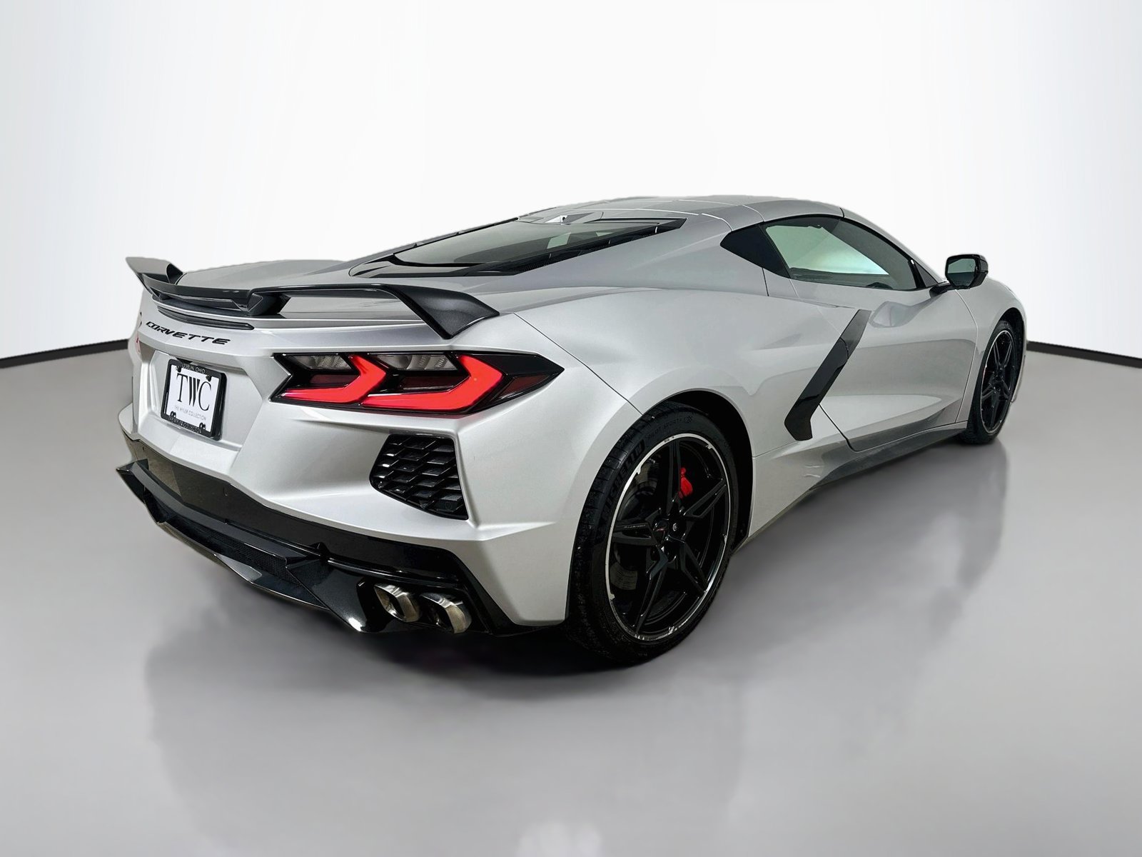 Used 2020 Chevrolet Corvette Stingray Premium Cpe w/ 3LT Preferred Equipment Group RWD image 5