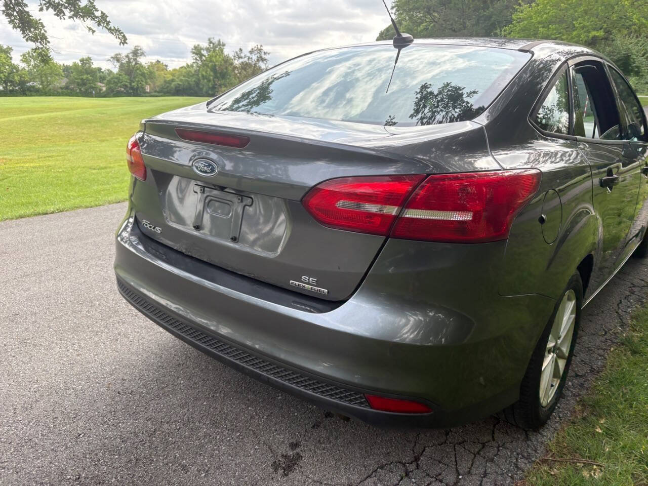Used 2015 Ford Focus SE FWD image 9