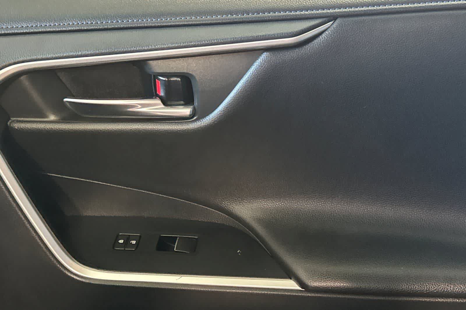 Used 2019 Toyota RAV4 XSE w/ XSE Weather Package AWD/4WD image 21