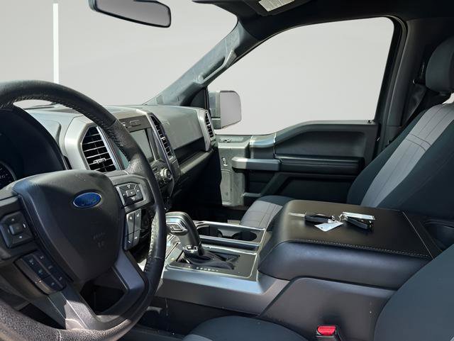 Used 2016 Ford F150 XLT w/ Equipment Group 302A Luxury AWD/4WD image 9