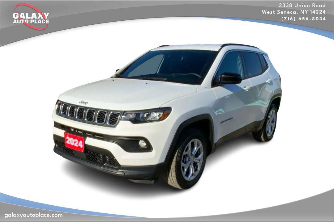 Used 2024 Jeep Compass Latitude AWD/4WD image 1